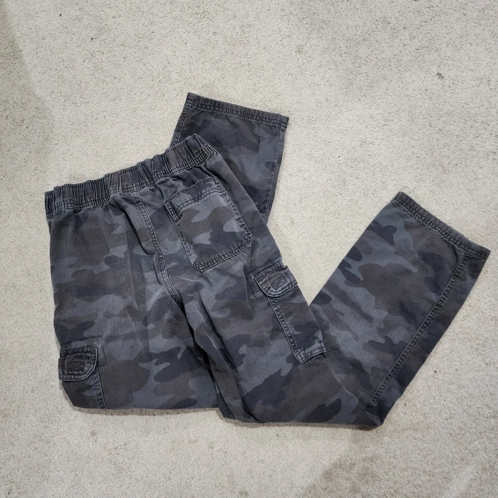 Children's Place gray camouflage pants Size 14